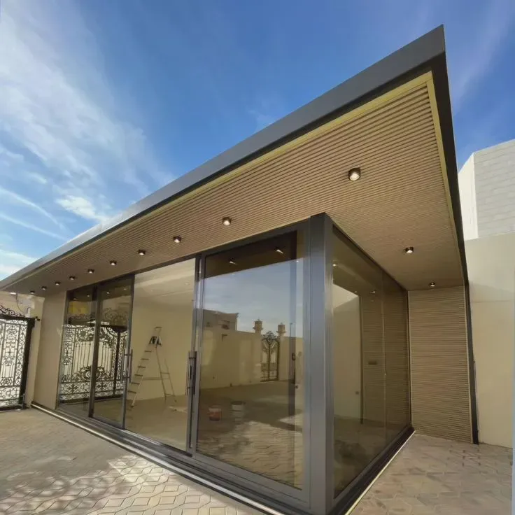 مجلس خارجي مصنوع من الساندوش والحديد والأسمنت بورد بالرياض 