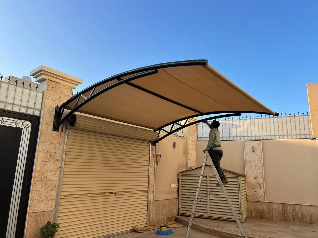 مظلات خارجية للمنازل والسيارات بشمال الرياض:بأفضل الأنواع 