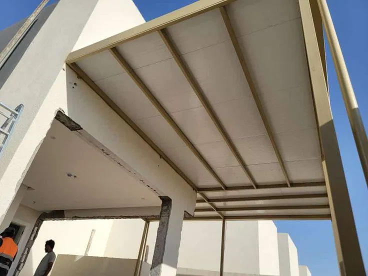 تصميم وتركيب هناجر ومستودعات ساندوتش بانل في شمال الرياض 