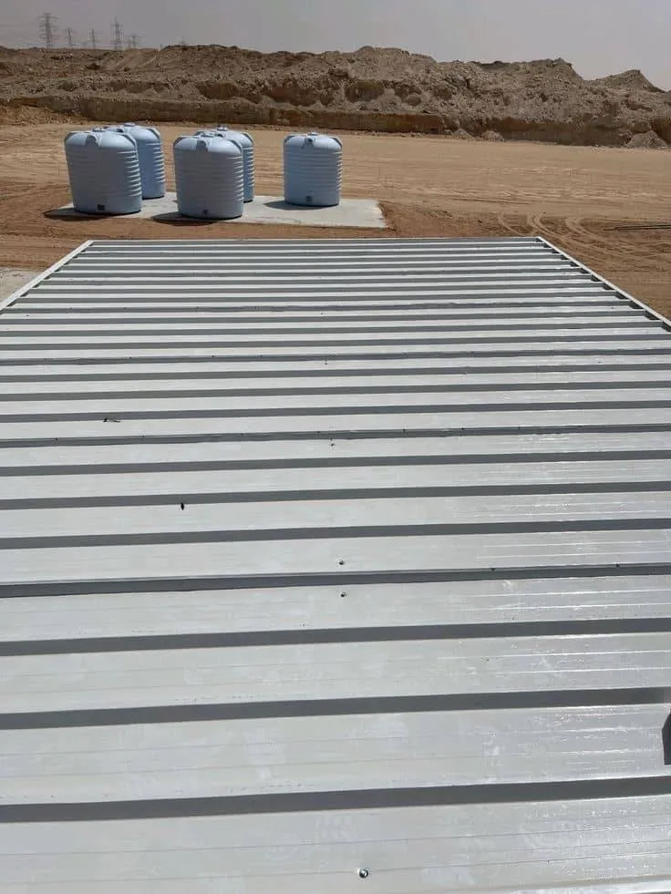 تصميم وتركيب هناجر ومستودعات ساندوتش بانل في شمال الرياض 