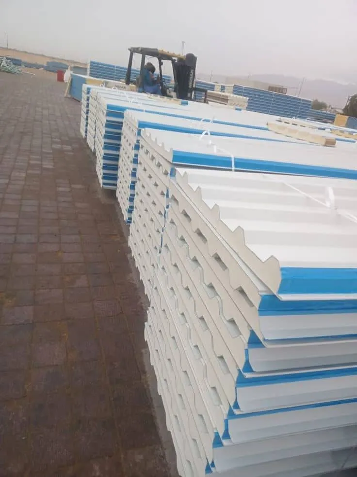 تصميم وتركيب هناجر ومستودعات ساندوتش بانل في شمال الرياض 