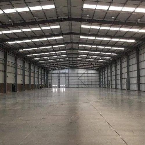 تصميم وتركيب هناجر ومستودعات ساندوتش بانل في شمال الرياض 