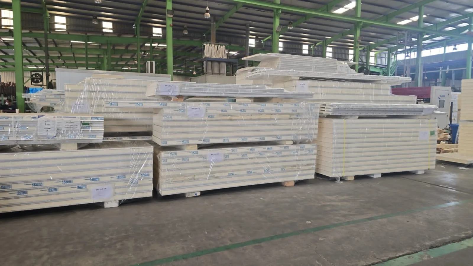 تركيب الساندوتش بانل حي الملقاءبانواع، ولأسعار، وأفضل شركات