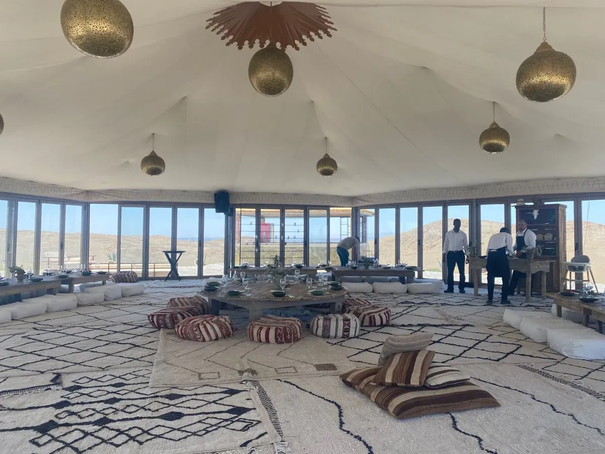 خيمة زجاجية للفلل بحي النخيل:تنفيذ بيوت شعر زجاجية مودرن