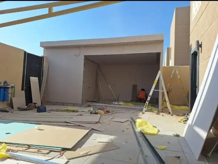ملاحق ساندوتش بانل واسمنت بوردفي حي التخصيصي: دليلكم الشامل