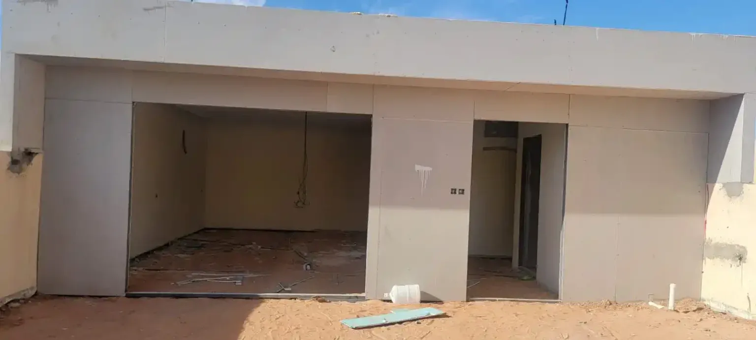 ملاحق ساندوتش بانل واسمنت بوردفي حي التخصيصي: دليلكم الشامل